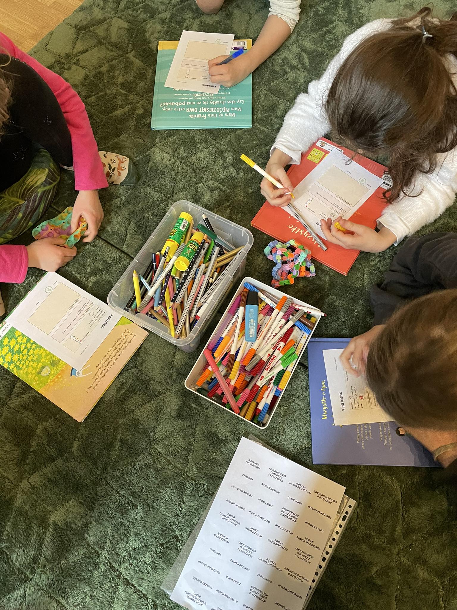 received_1336285837657455